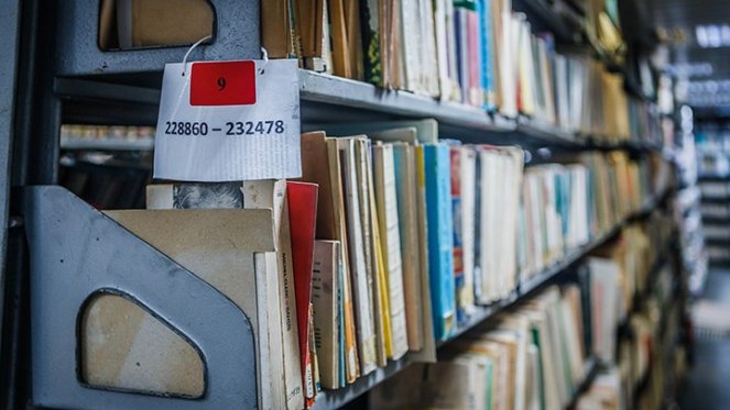 Kütüphaneden ödünç alınan atlas 50 yıl sonra iade edildi