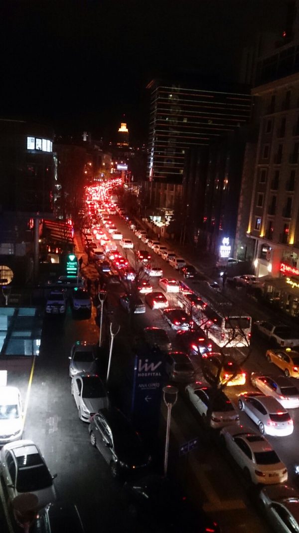 ABD Büyükelçiliği güvenlik önlemleri yüzünden Ankara trafiği felç oldu!