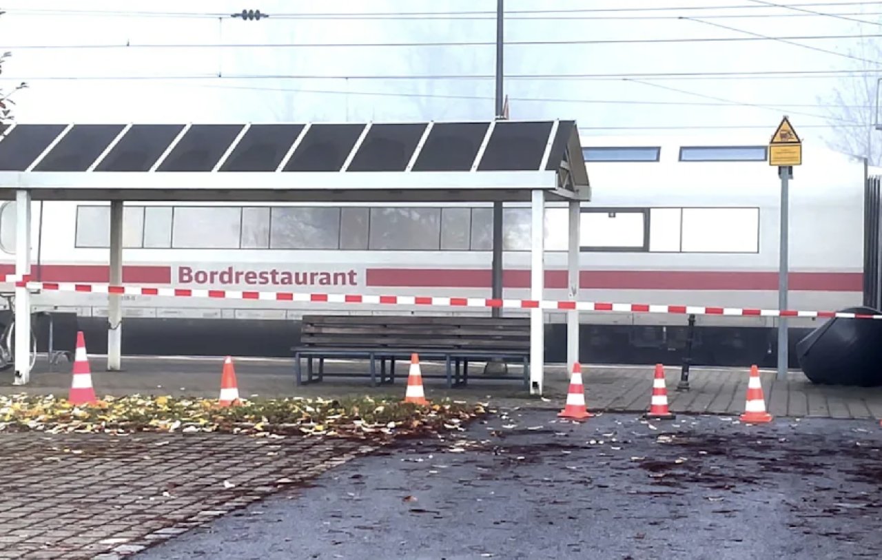 Almanya'da trende bıçaklı saldırı