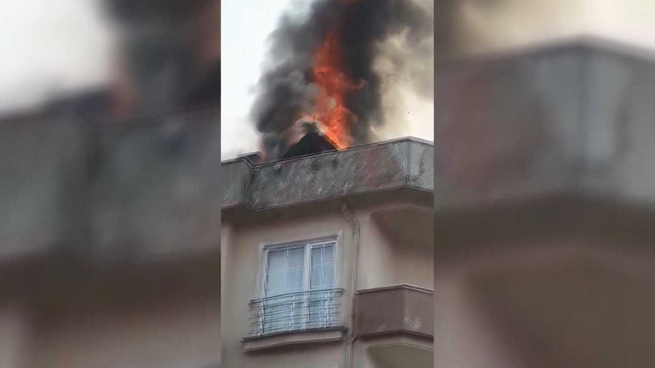 Sancaktepe'de 5 katlı binanın çatısında yangın