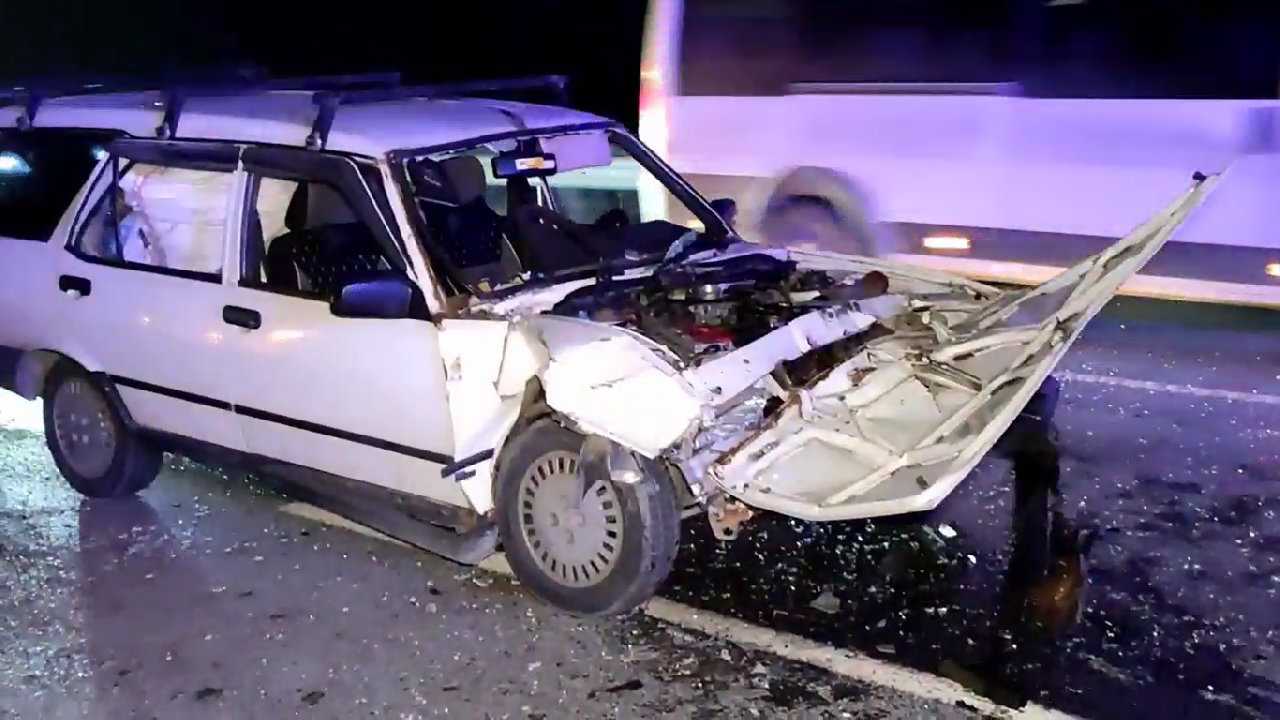 Köpeğe çarpmamak için manevra yapınca 4 kişiyi yaraladı