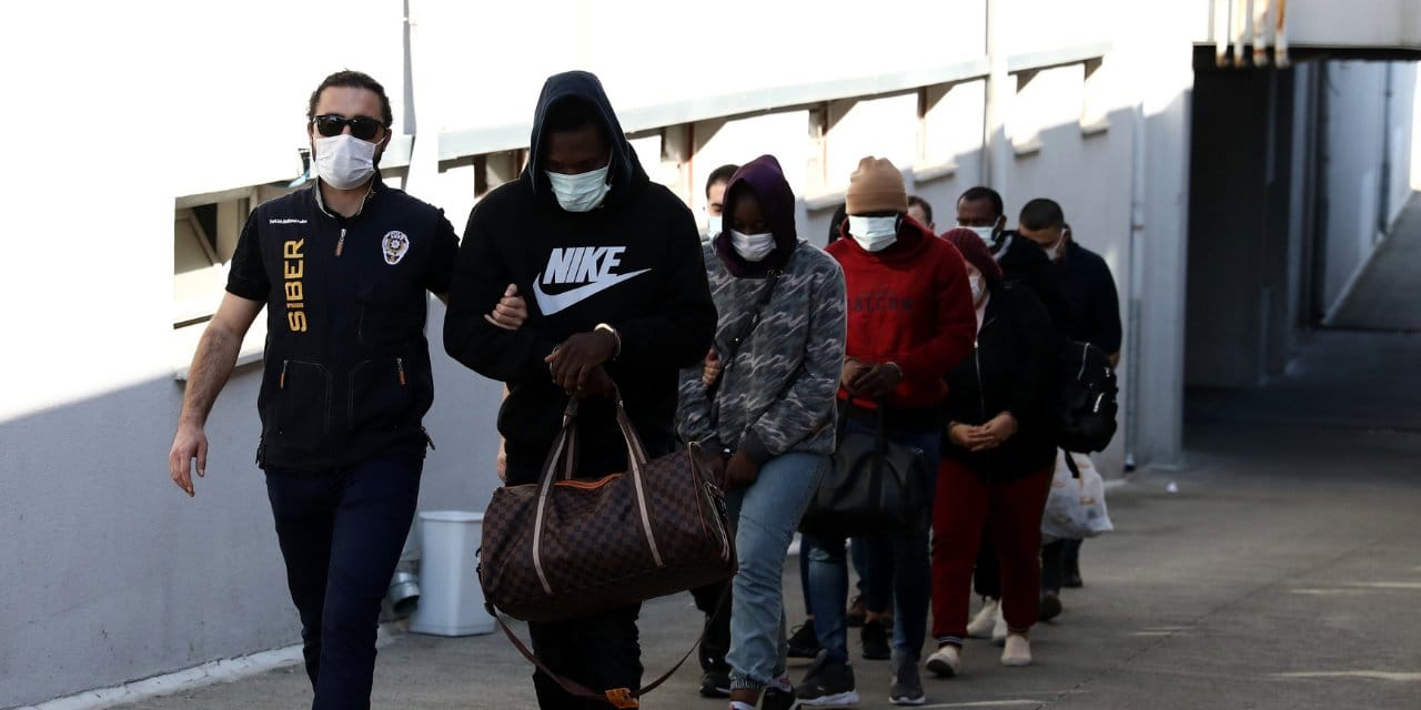 Curaçao Futbol Federasyonu'nu Adana'dan dolandırmışlar