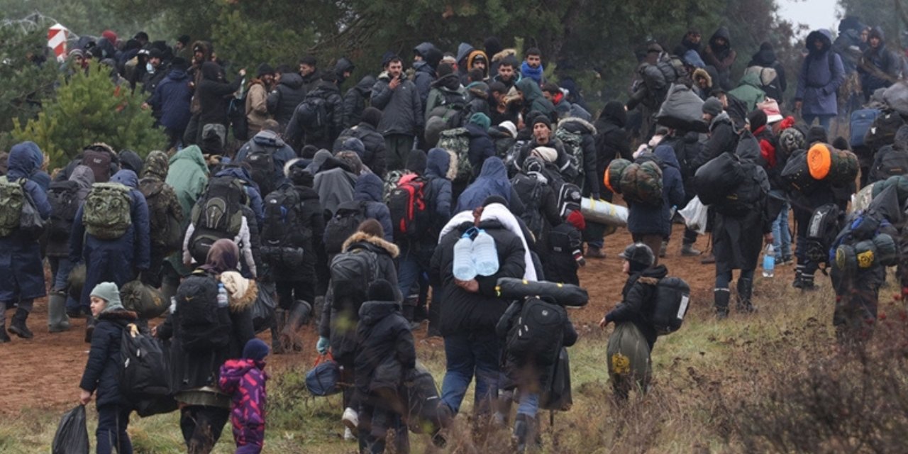 Polonya: Sınırda bekleyen göçmenlerin bazıları ülkeye girdi