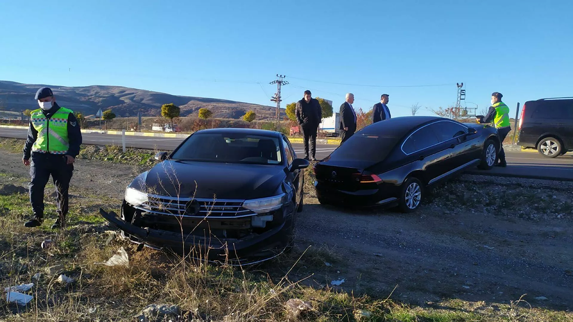 Akşener'in konvoyunda kaza