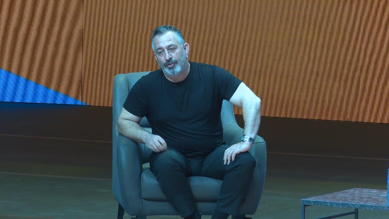 Cem Yılmaz: Cilalı Taş Devri'ne gönderseniz orada da güldürürüm