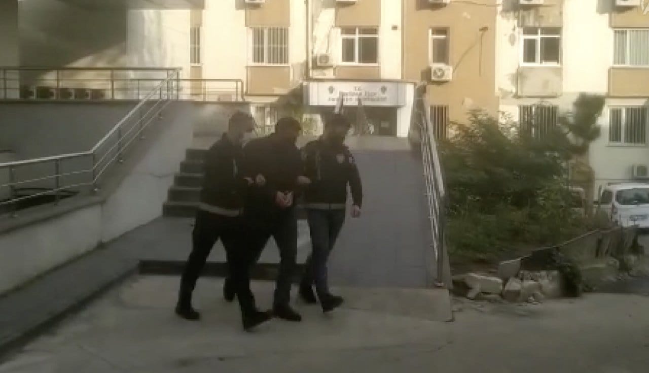 Eski eş, 3 çocuğunun annesini ayaklarından vurdu