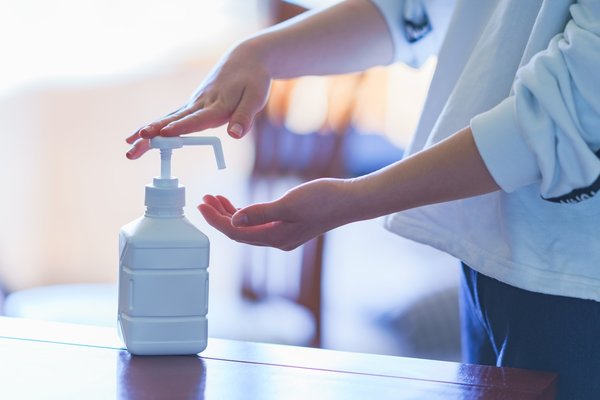 Fazla dezenfektan kullanımı da cildi kurutuyor