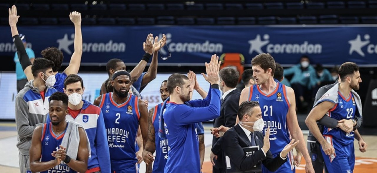 Anadolu Efes'in konuğu Olympiakos