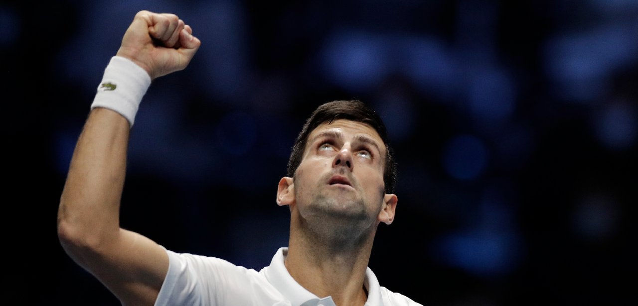 Novak Djokovic yarı finali garantiledi
