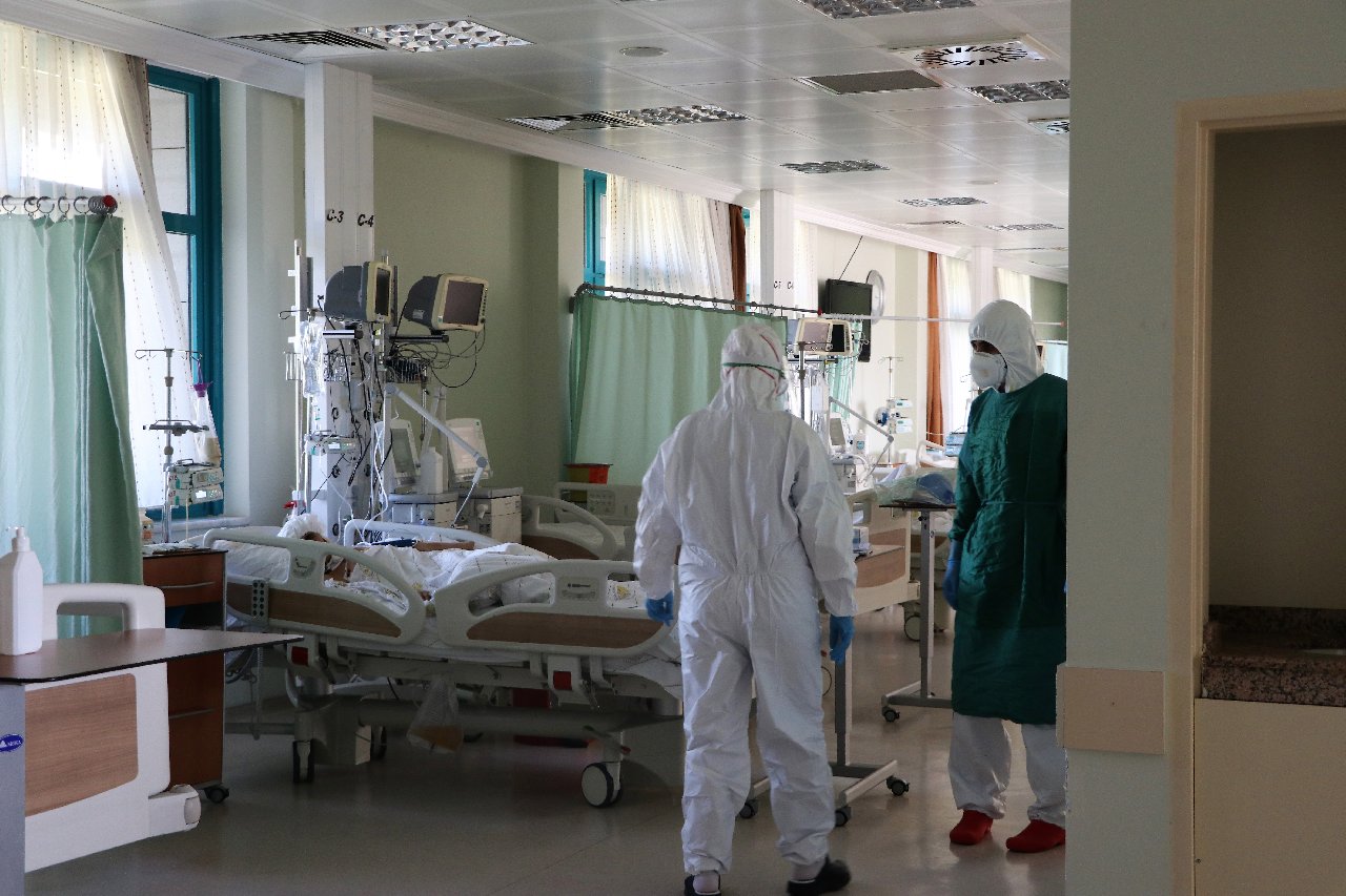 'Aşı olmak için yakınınızın ölmesini beklemeyin'