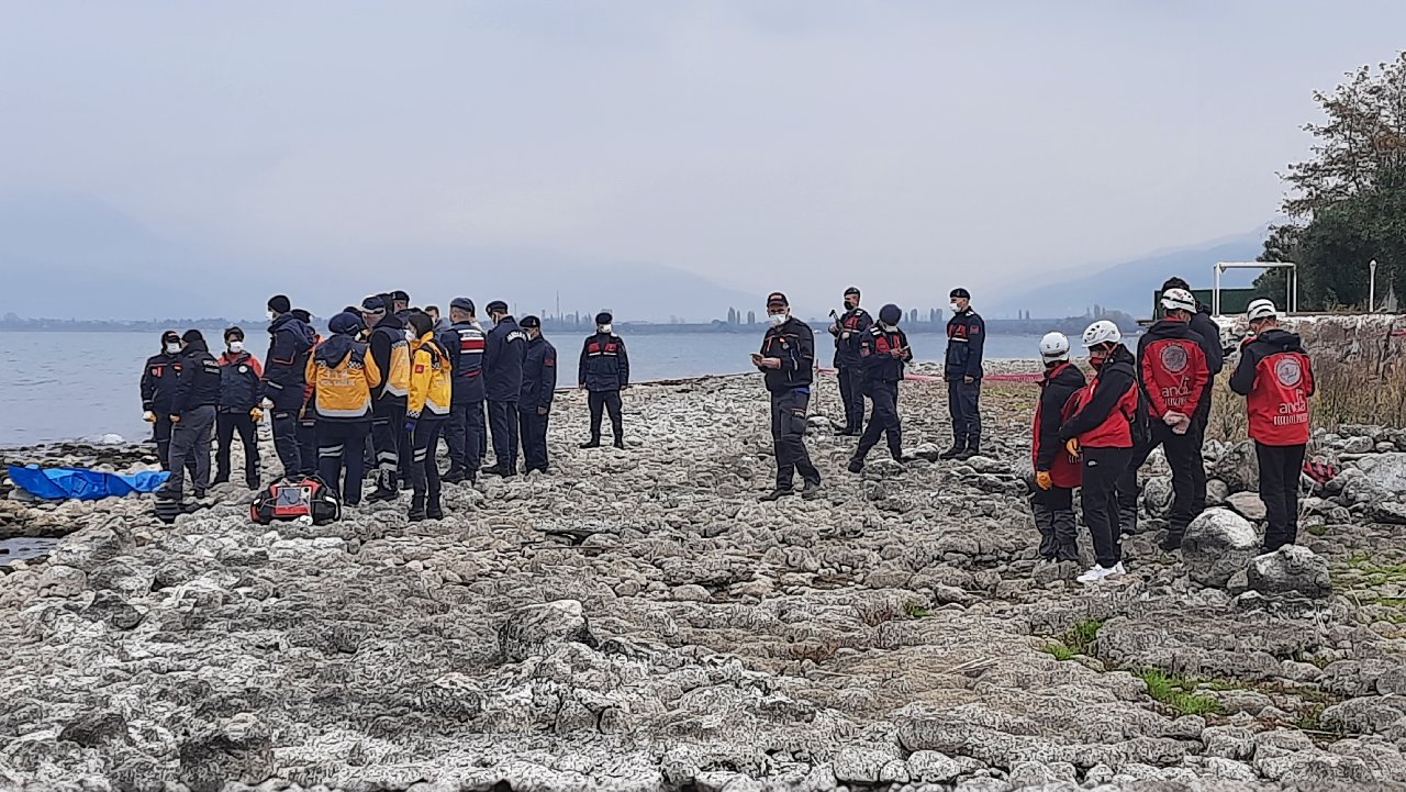 31 ve 34 yaşındaki iki kardeş intihar etti