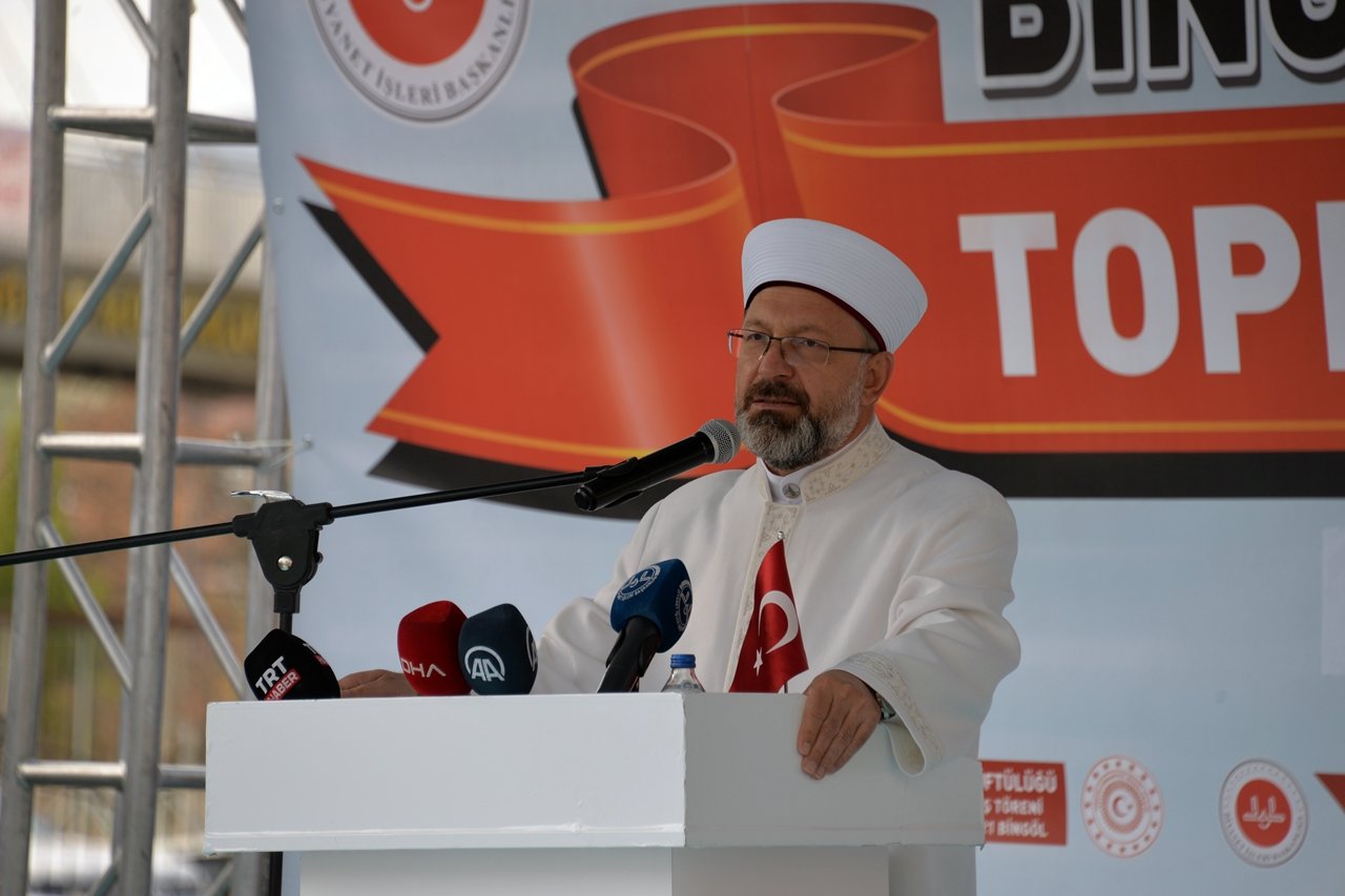 Diyanet İşleri Başkanı Erbaş, Bingöl'de 8 caminin açılışını yaptı