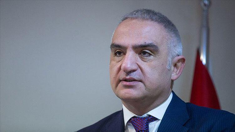 Bakan Ersoy'dan HDP milletvekillerine Kürtçe kitap