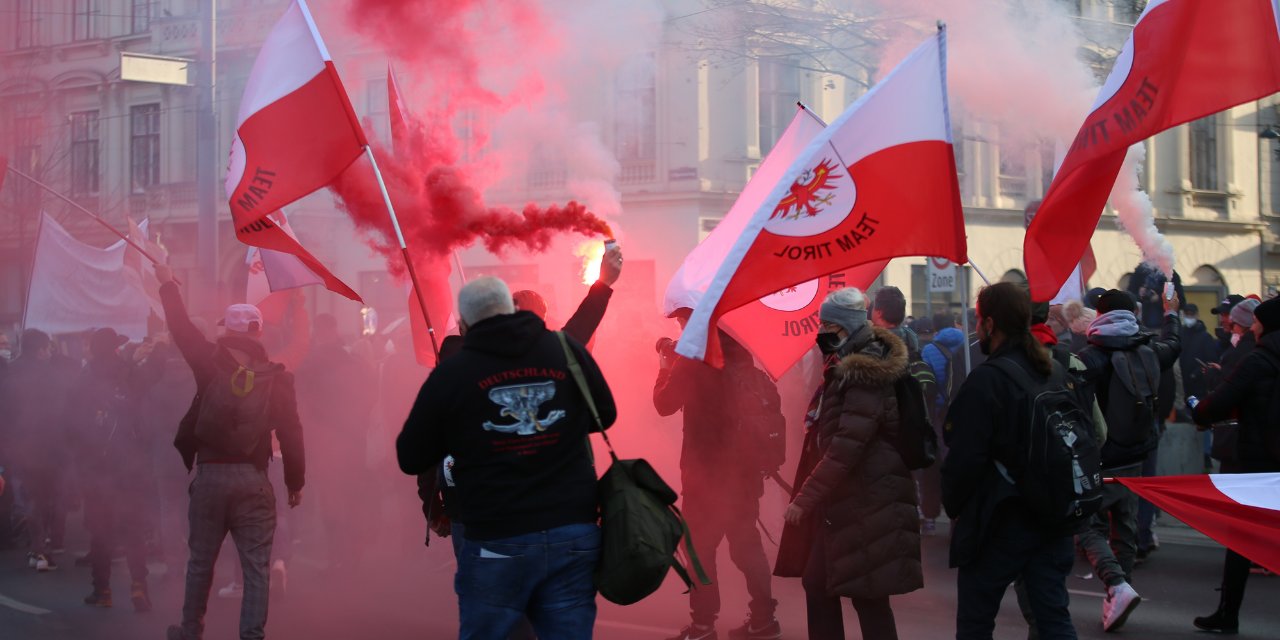 Avrupa şehirleri ayakta: Covid-19 protestoları yayılıyor