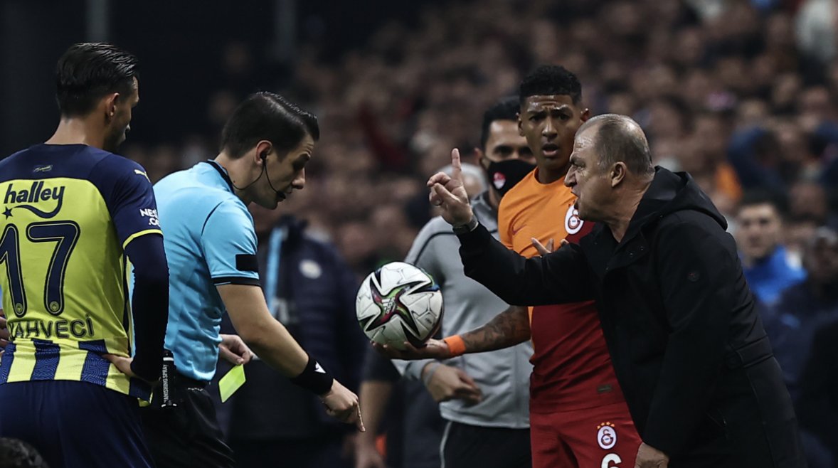 'Beni mi atacaksın?' demişti, kırmızıdan sonra çılgına döndü