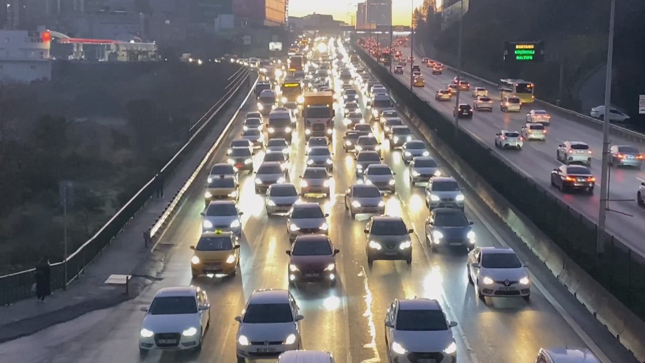 İstanbullunun çilesi trafikte servis faktörü