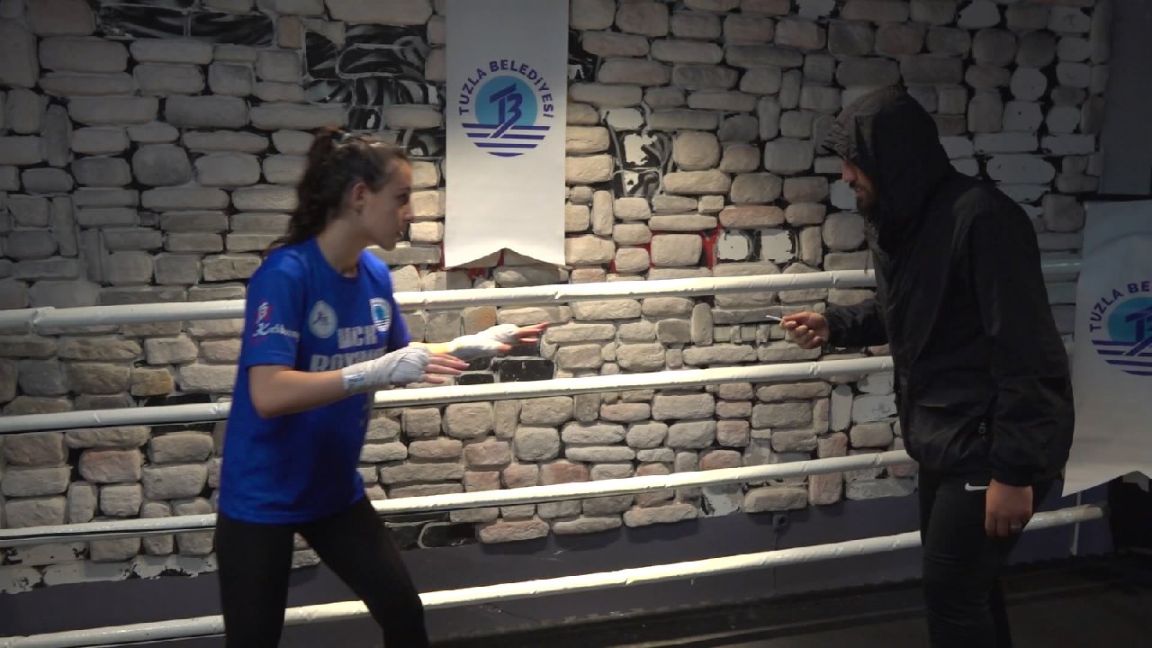 Tuzla’da kadınlara ücretsiz kick boks eğitimi
