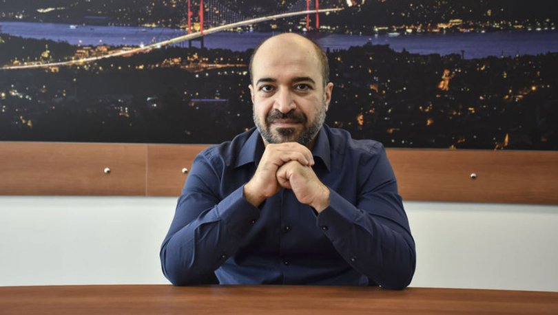 Uçakta kalp krizi geçiren yolcunun hayatını kurtardı