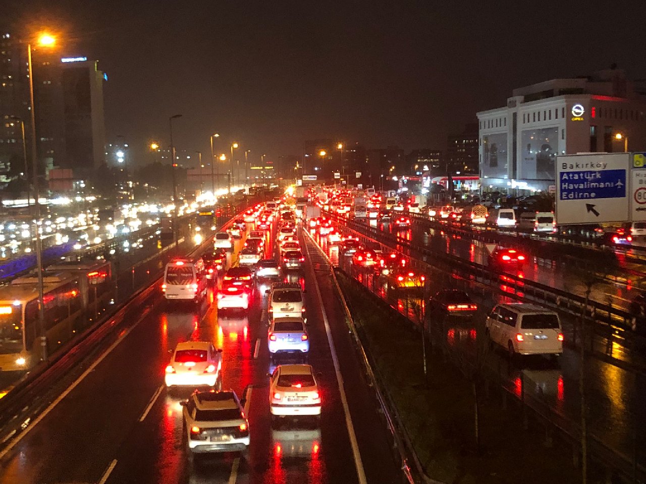 İstanbul'da trafik yüzde 85