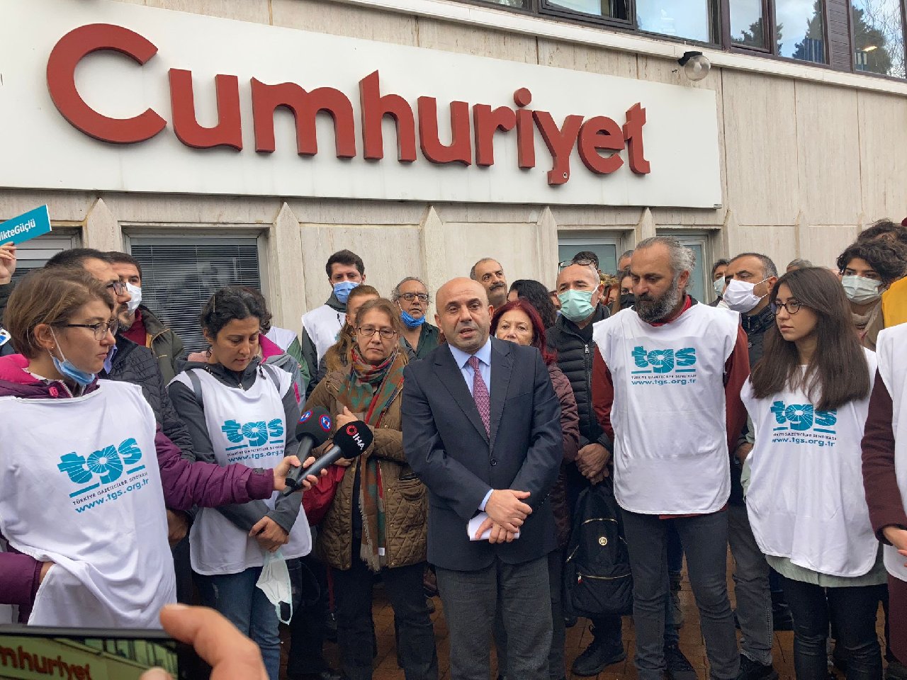 Aykut Küçükkaya: Cumhuriyet her şeye rağmen çıkmaya devam edecek