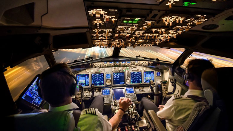 Yolcu uçağı pilotu "Kudüs" anonsu yüzünden gözaltına alındı