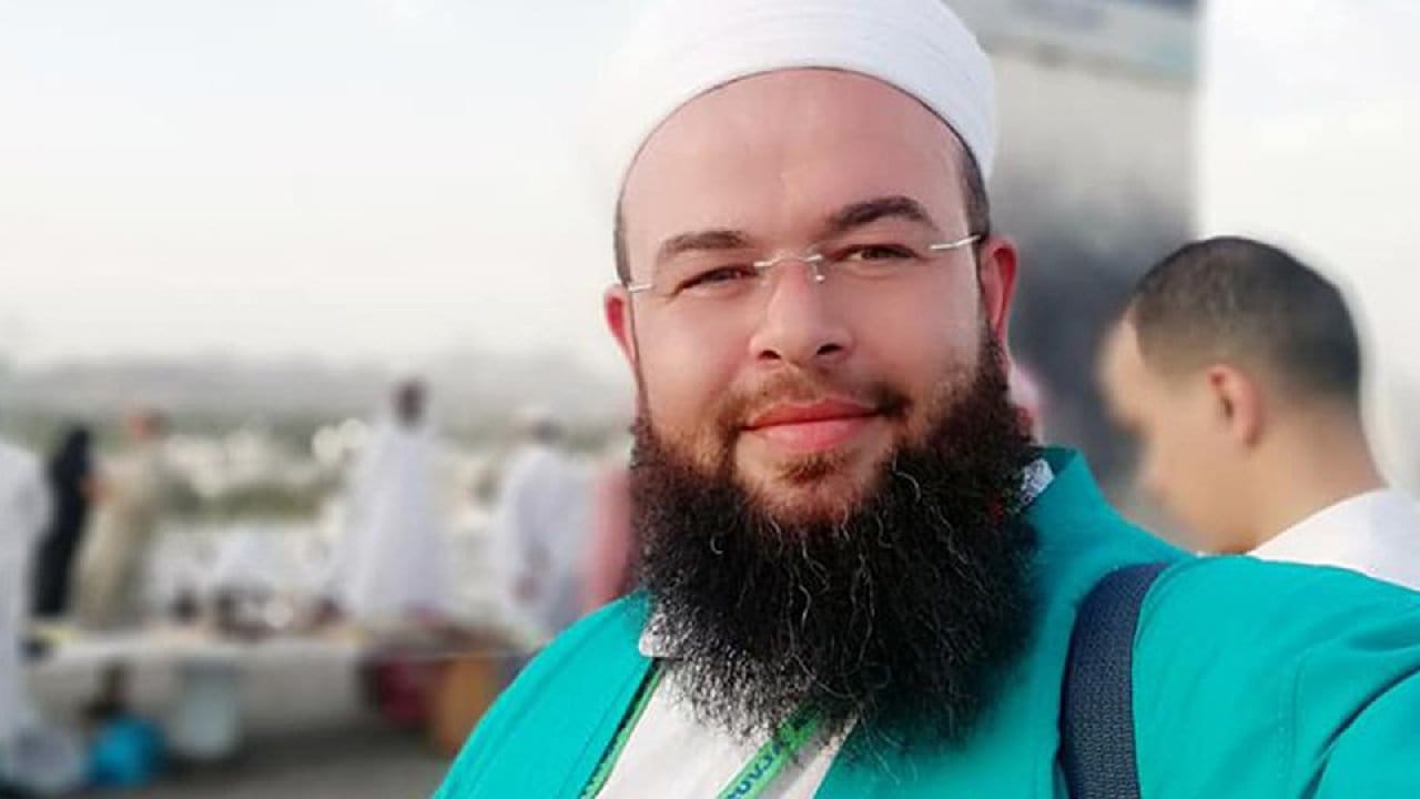 'Sana eşcinsel cinler musallat olmuş' diyerek istismar eden 'cinci hoca' tutuklandı