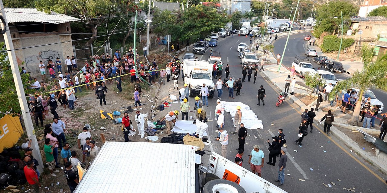 Meksika'da göçmenleri taşıyan tır faciaya sebep oldu: 54 ölü