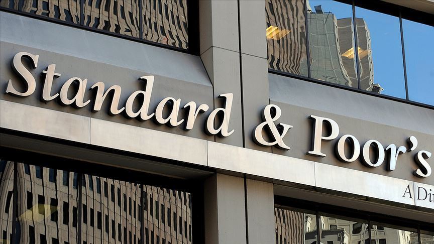 S&P, Türkiye'nin kredi notunu negatife çevirdi