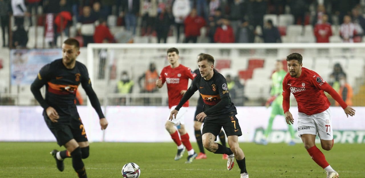 Galatasaray Sivas'ta 80'de yıkıldı, zirveden uzaklaştı