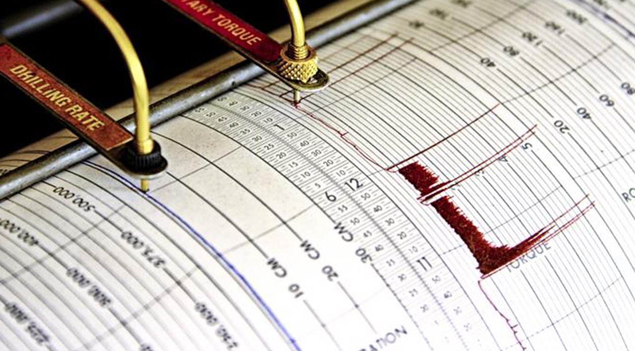 Endonezya'da 7.3 büyüklüğünde deprem