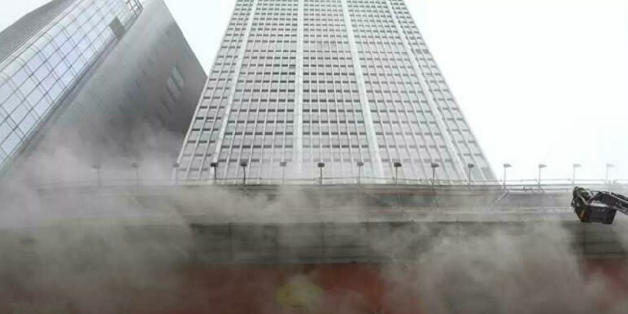 Hong Kong'da korkutan yangın, 160 kişi mahsur kaldı
