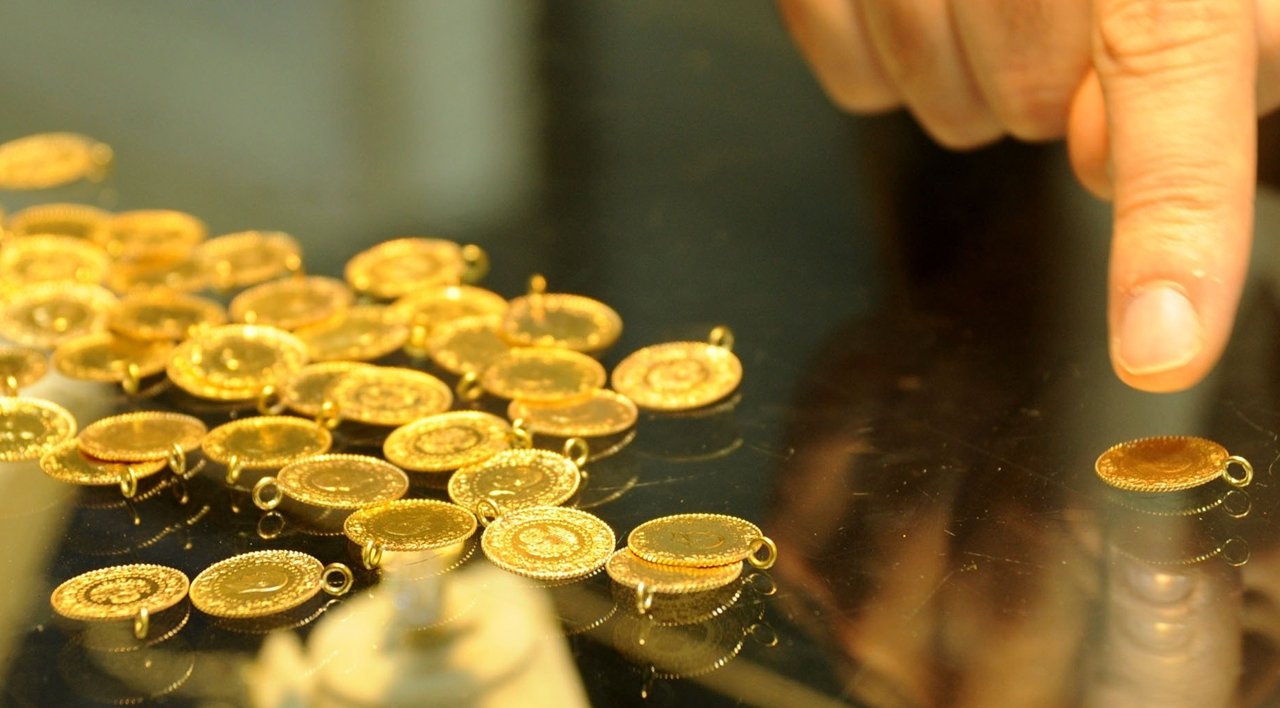 Altın kapanışta yeni zirveyi zorladı