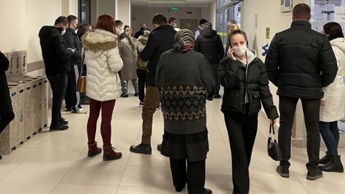 Aşı merkezlerinde hatırlatma dozu yoğunluğu yaşanıyor