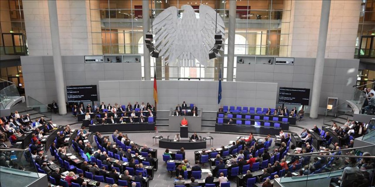 Alman Federal Meclisi'nde Omicron alarmı: İki vekilde tespit edildi