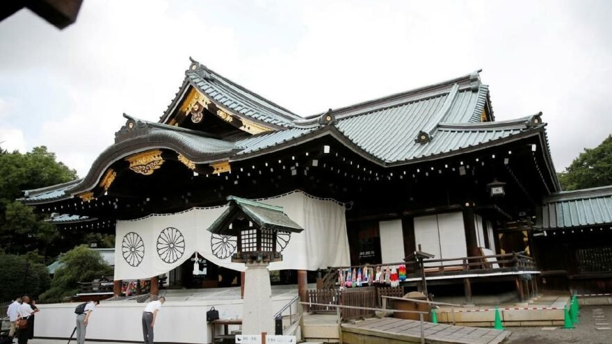 Prenses ile tanışmak için gizlice Saray’a girdi