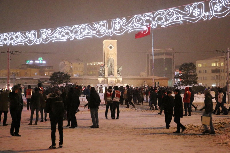 Taksim'de yılbaşı kutlaması olacak mı? Resmi açıklama geldi!