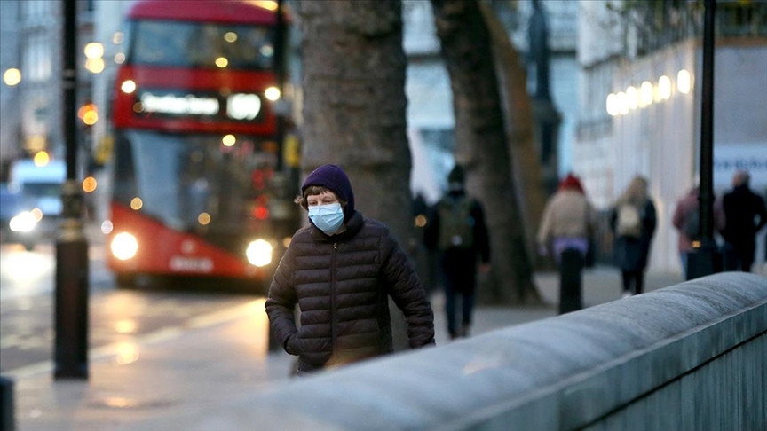 İngiltere’de Omicron sayısı 246 bin 780