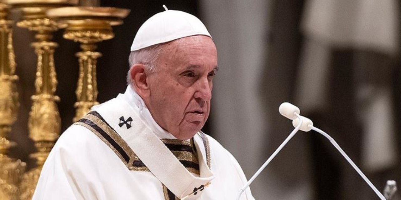 Papa:  Bir kadına şiddet uygulamak Tanrı'ya hakarettir