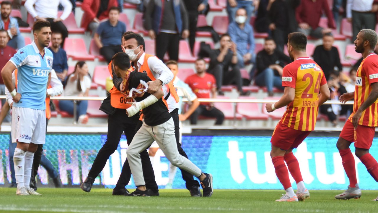 Bakasetas'ın üzerine yürüyen taraftara hapis istemi