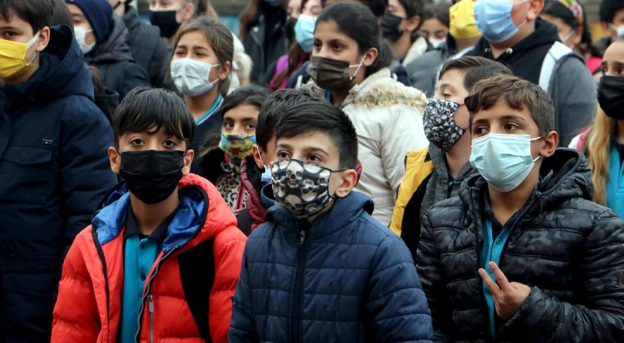 Okullarda 'figürlü maske' tehlikesi