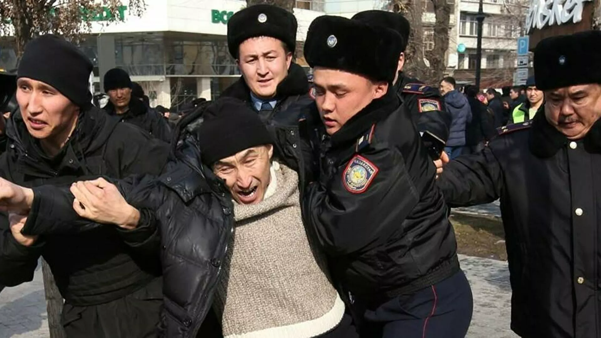 Doğalgaz protestolarının ardından Kazakistan hükümetinden geri adım