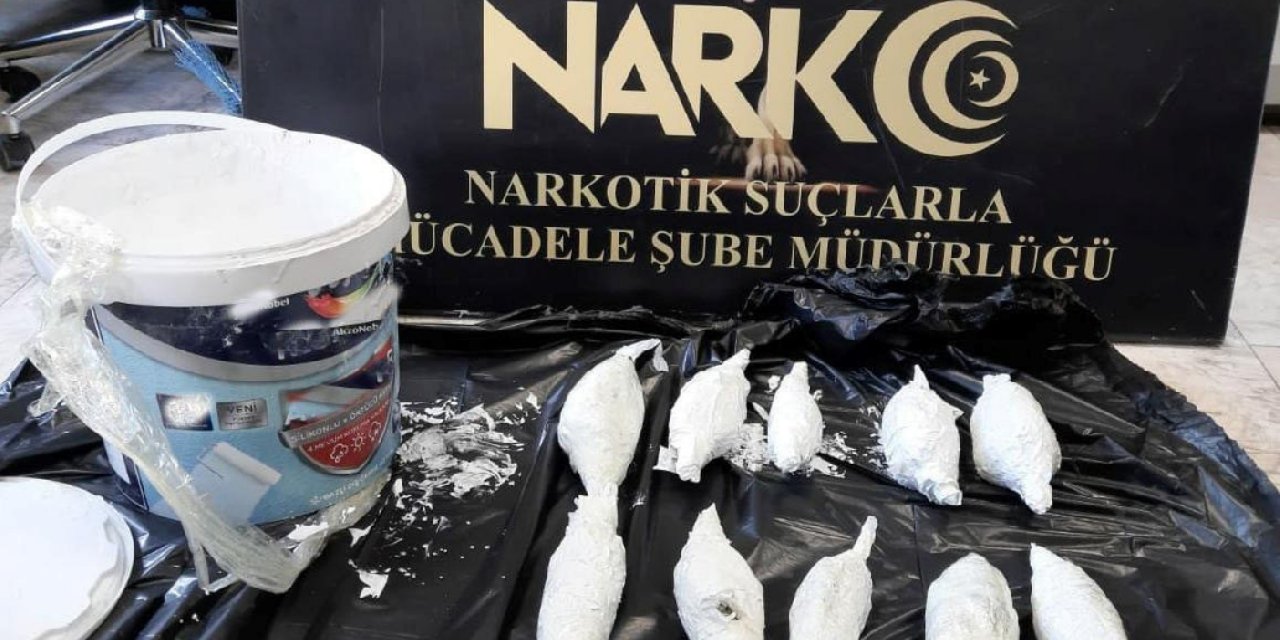 Boya kovasından uyuşturucu çıktı