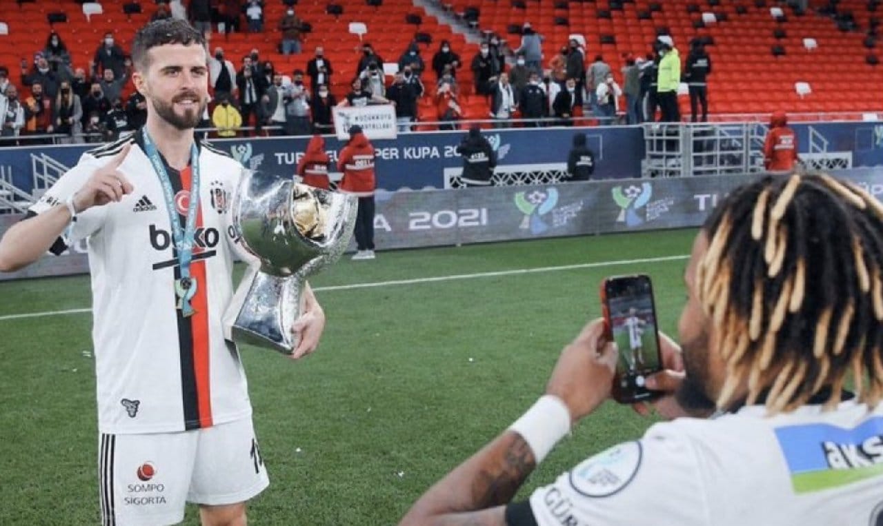 Miralem Pjanic: Beşiktaş'ta kalma kararını tek başıma veremem