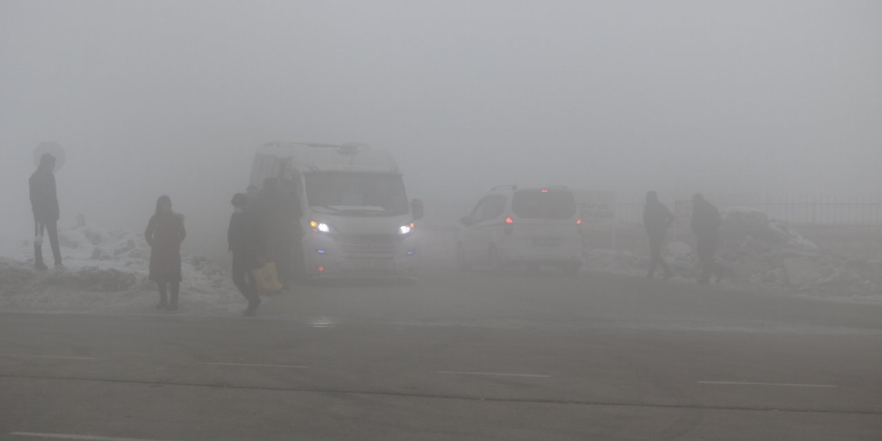 Yüksekova'da yoğun sis