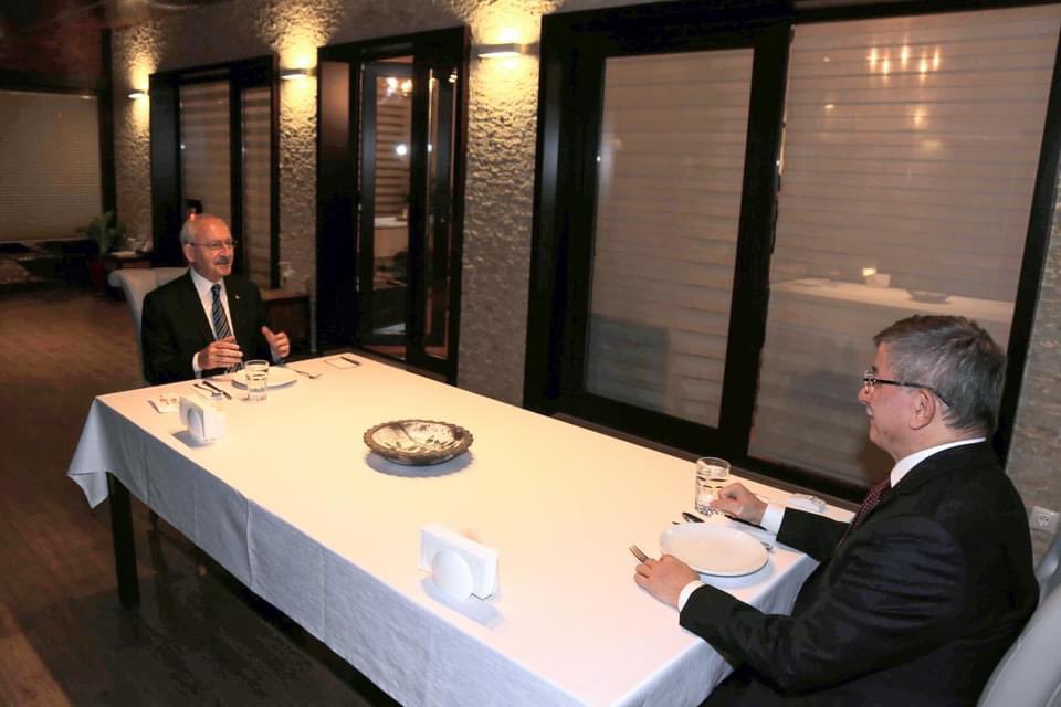 Kılıçdaroğlu ve Davutoğlu akşam yemeğinde buluştu