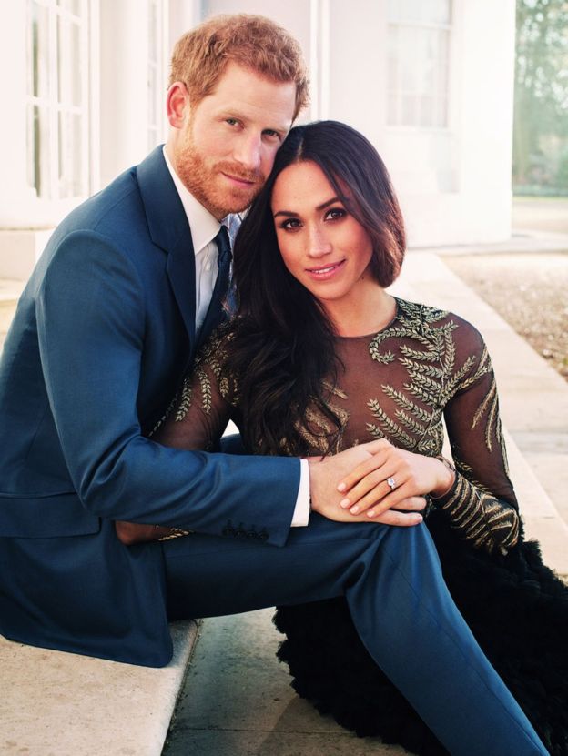 Kensington Sarayı Prens Harry ve oyuncu Meghan Markle nişan fotoğraflarını paylaştı