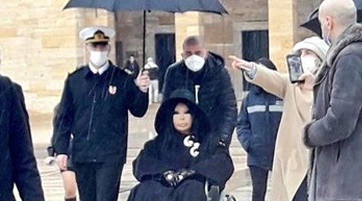 Bülent Ersoy ziyareti sonrası Anıtkabir komutanı görevden alındı