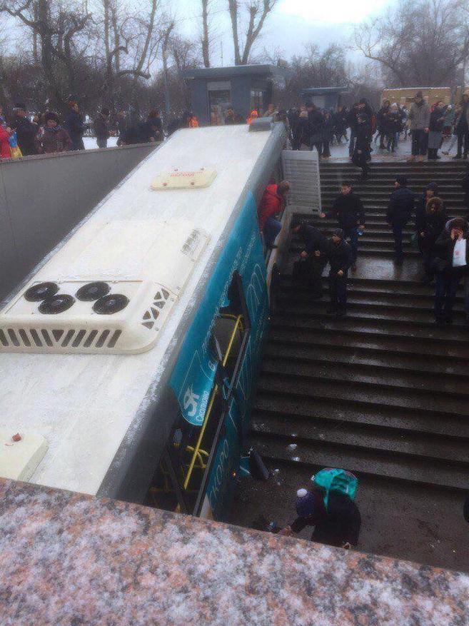 Rusya'da otobüs faciası! Çok sayıda ölü ve yaralı var...
