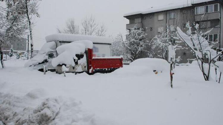 Karabük ve Bartın'da kar nedeniyle 148 köy yolu ulaşıma kapandı