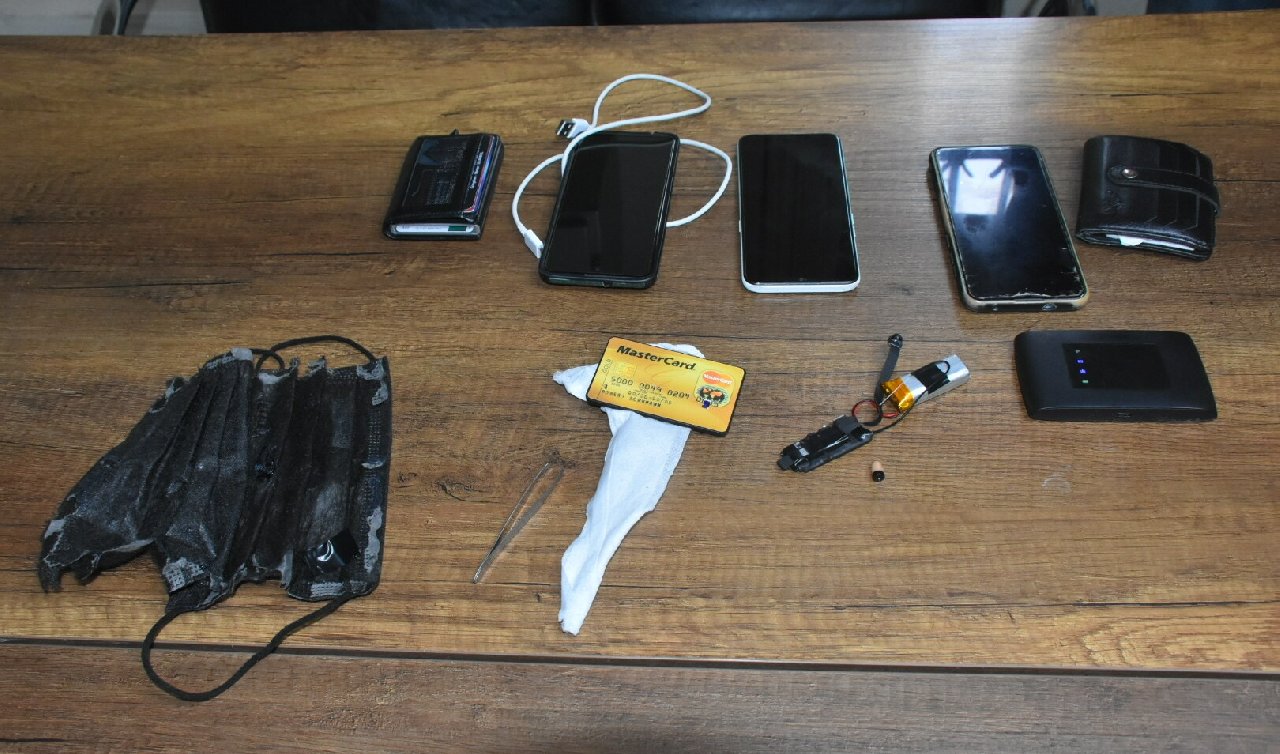 Ehliyet sınavında düzenekle kopyaya 3 gözaltı